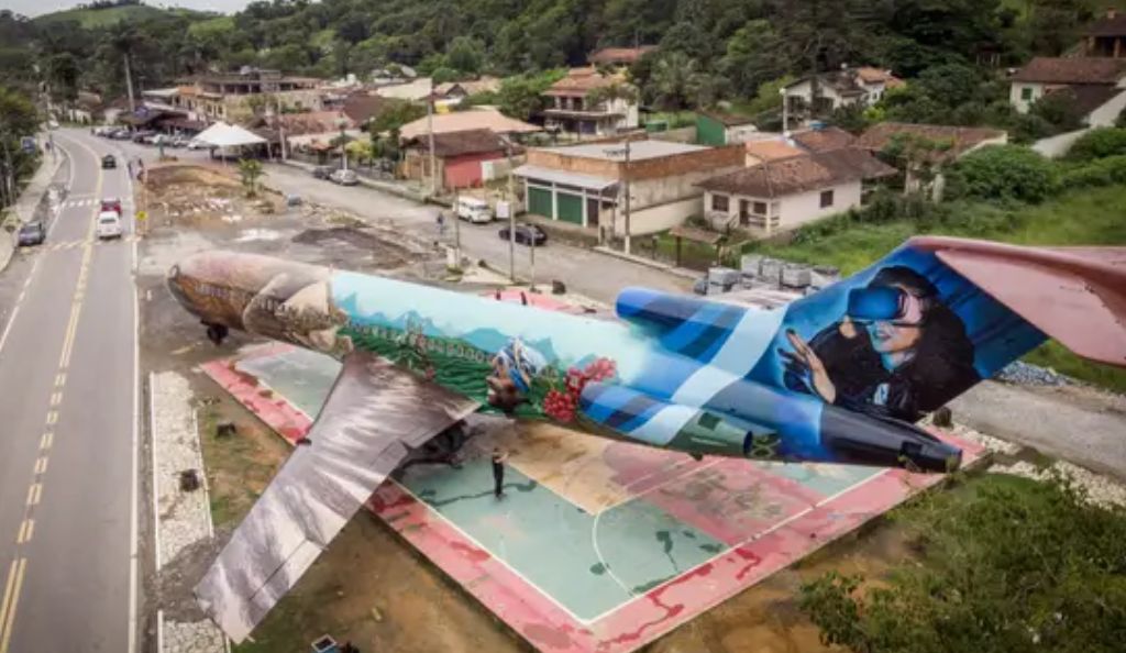 Porque tem um avião em Ipiabas, RJ?