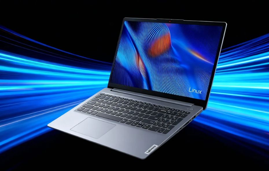 Notebook Lenovo IdeaPad 1 na cor Cloud Grey posicionado em ângulo lateral com a tela ligada exibindo o logotipo do sistema Linux sobre fundo com feixes de luz azuis.