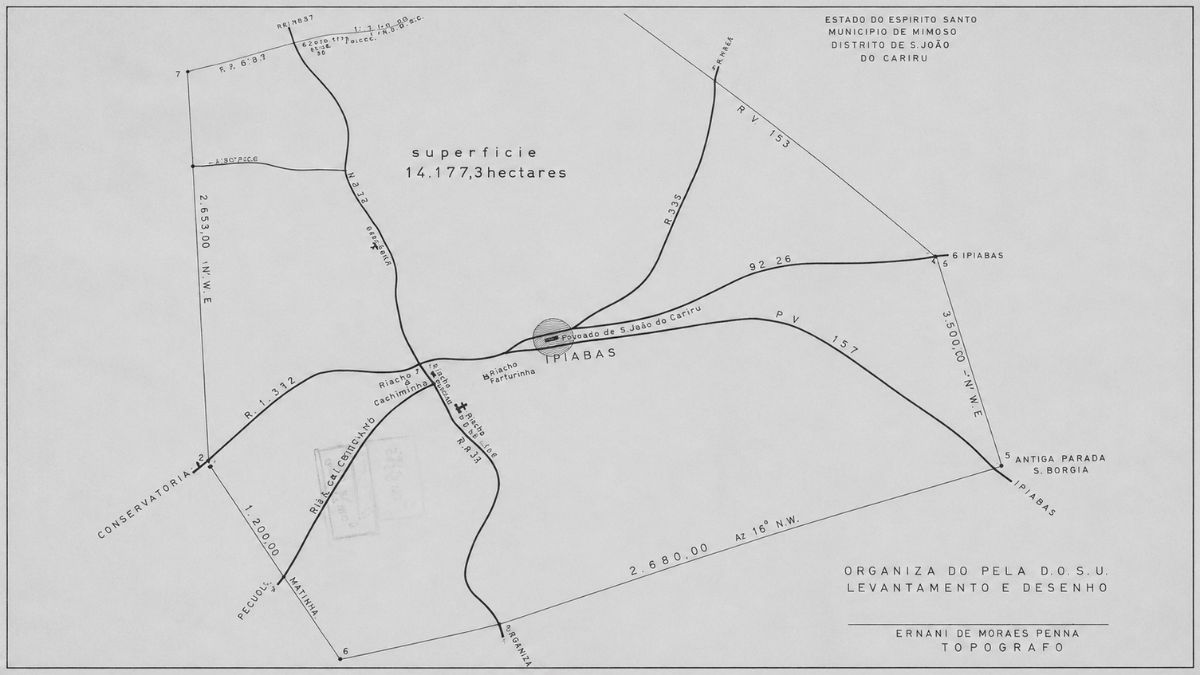 Mapa técnico em preto e branco com linhas finas detalhando o perímetro de Ipiabas.
